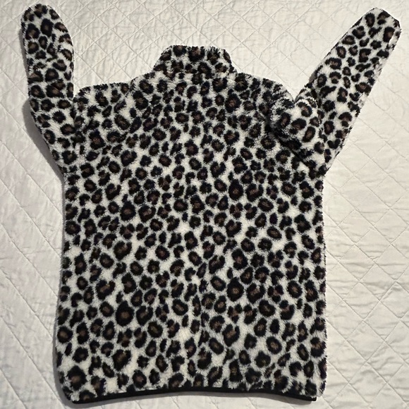 Buc-ee’s pullover - Picture 10 of 13